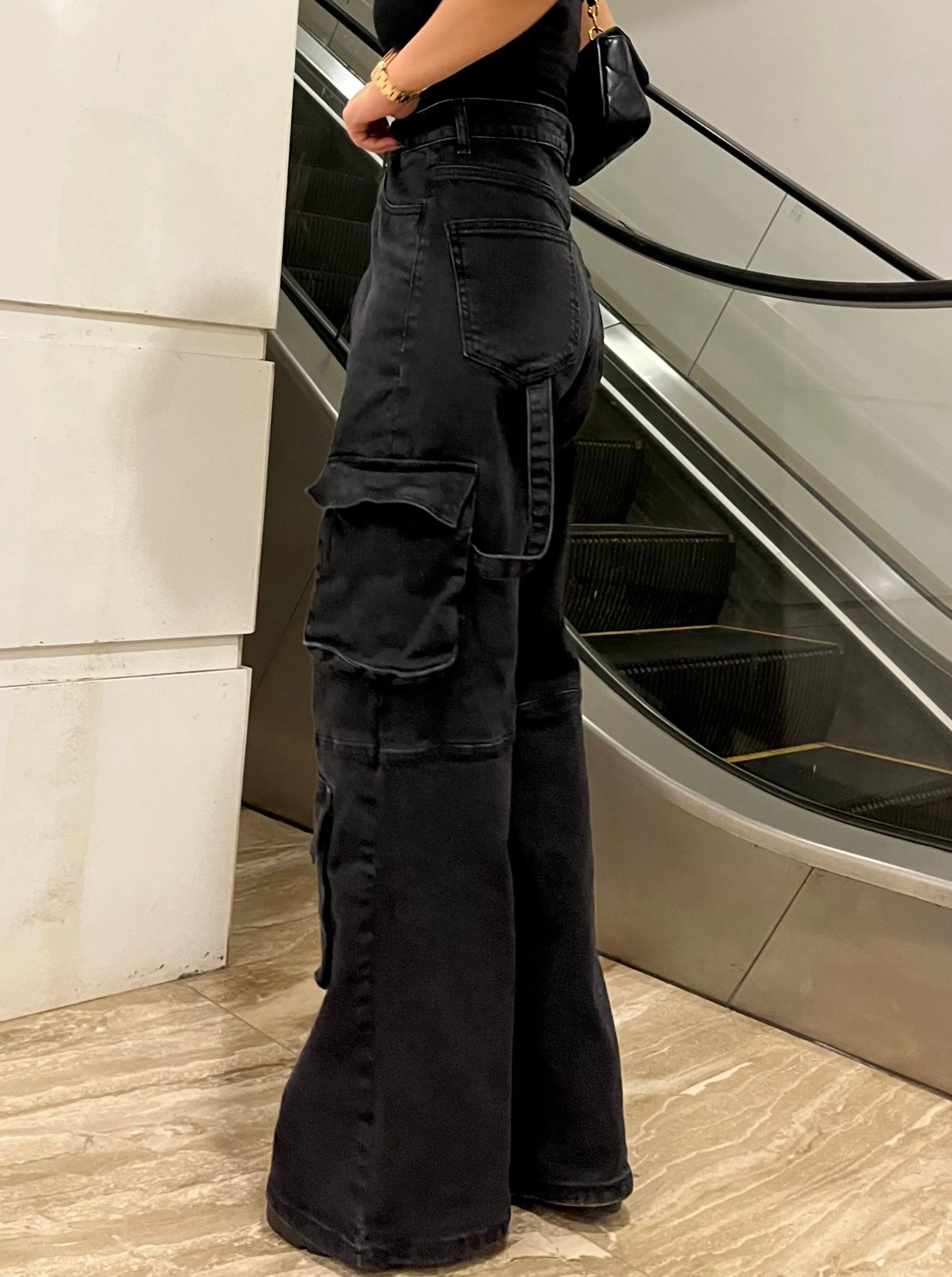 So Black Pocket Details High Waist Cargo Jeans